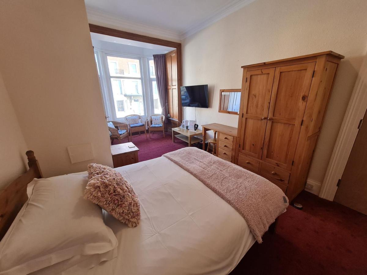 Отель Kimberley House Уитби Экстерьер фото