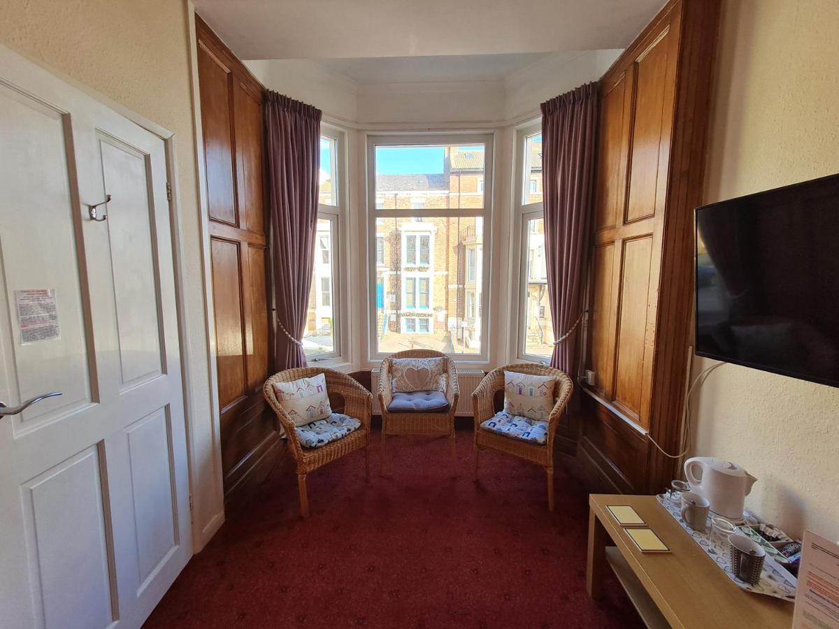 Отель Kimberley House Уитби Экстерьер фото