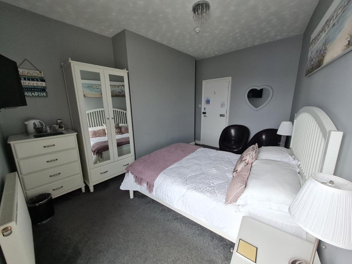 Отель Kimberley House Уитби Экстерьер фото