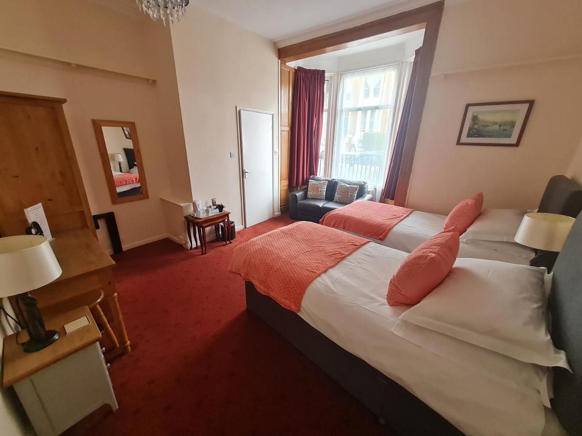 Отель Kimberley House Уитби Экстерьер фото