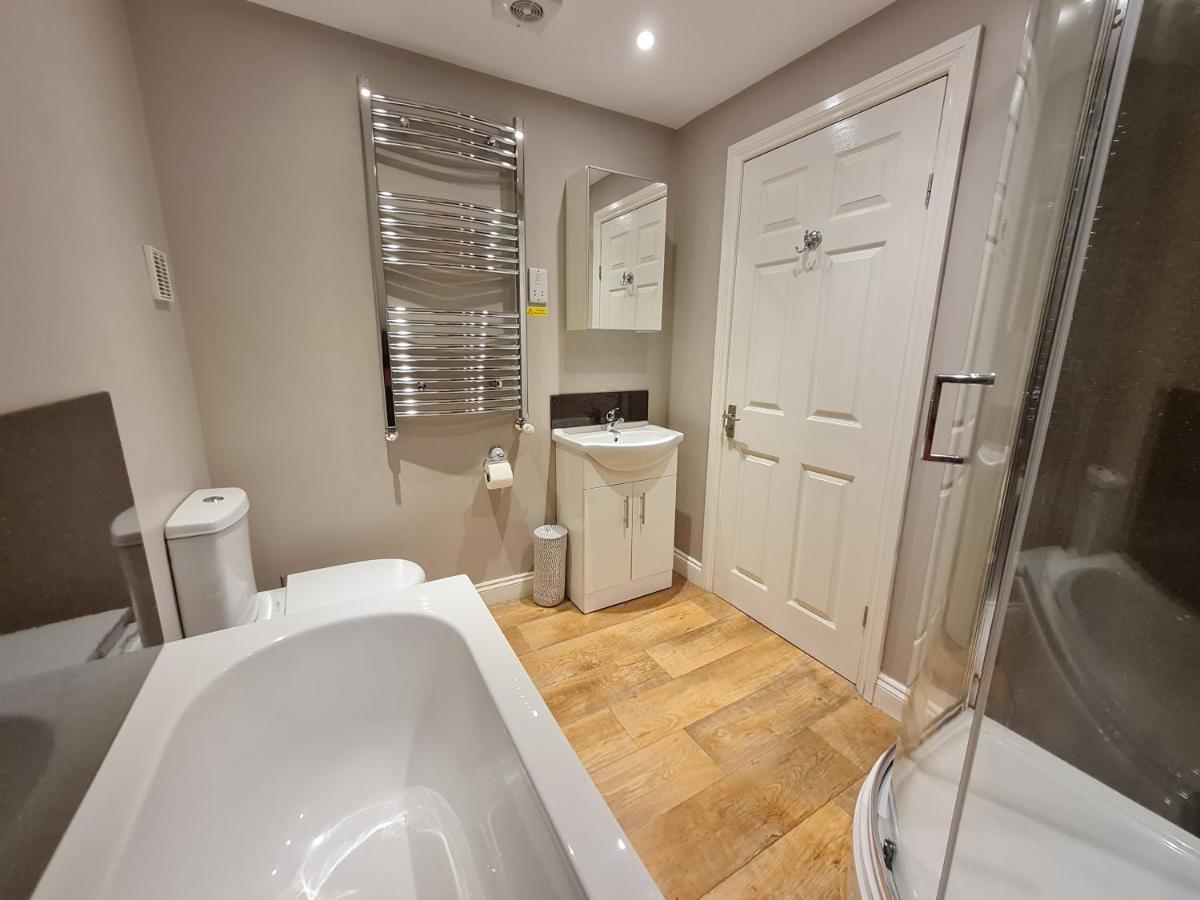 Отель Kimberley House Уитби Экстерьер фото