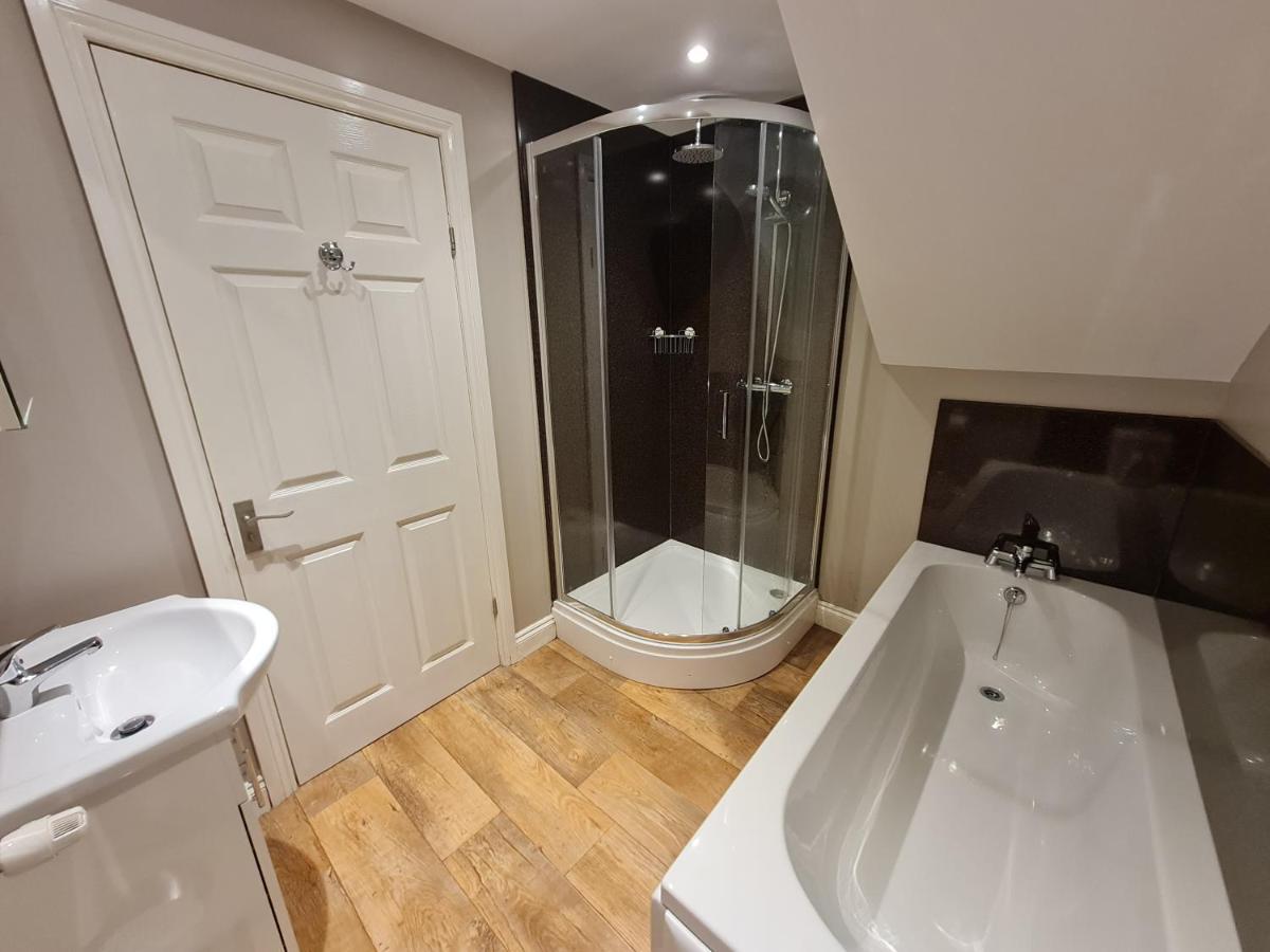 Отель Kimberley House Уитби Экстерьер фото