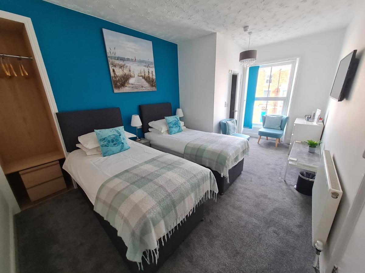 Отель Kimberley House Уитби Экстерьер фото
