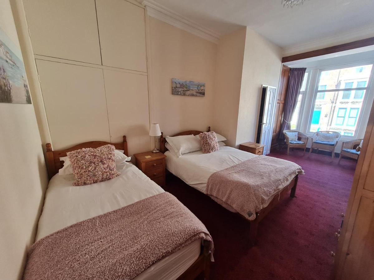 Отель Kimberley House Уитби Экстерьер фото