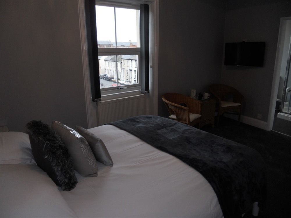 Отель Kimberley House Уитби Экстерьер фото